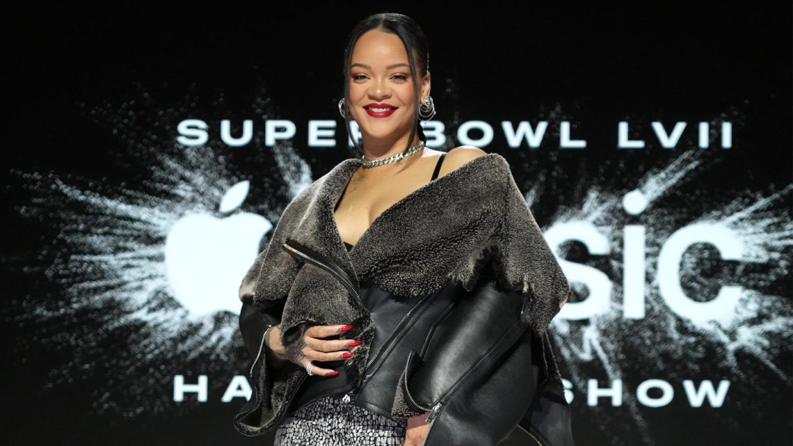 rihanna’s-business-mindset-is-in-full-effect-for-super-bowl-lvii-—-‘i-really-get-involved-with-every-aspect-of-anything-that-i-do’