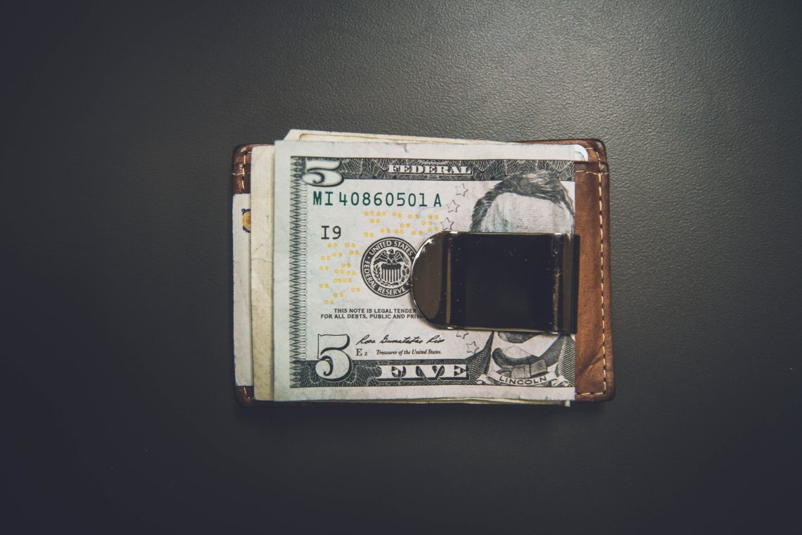 Money Clip vs. Traditional Wallet