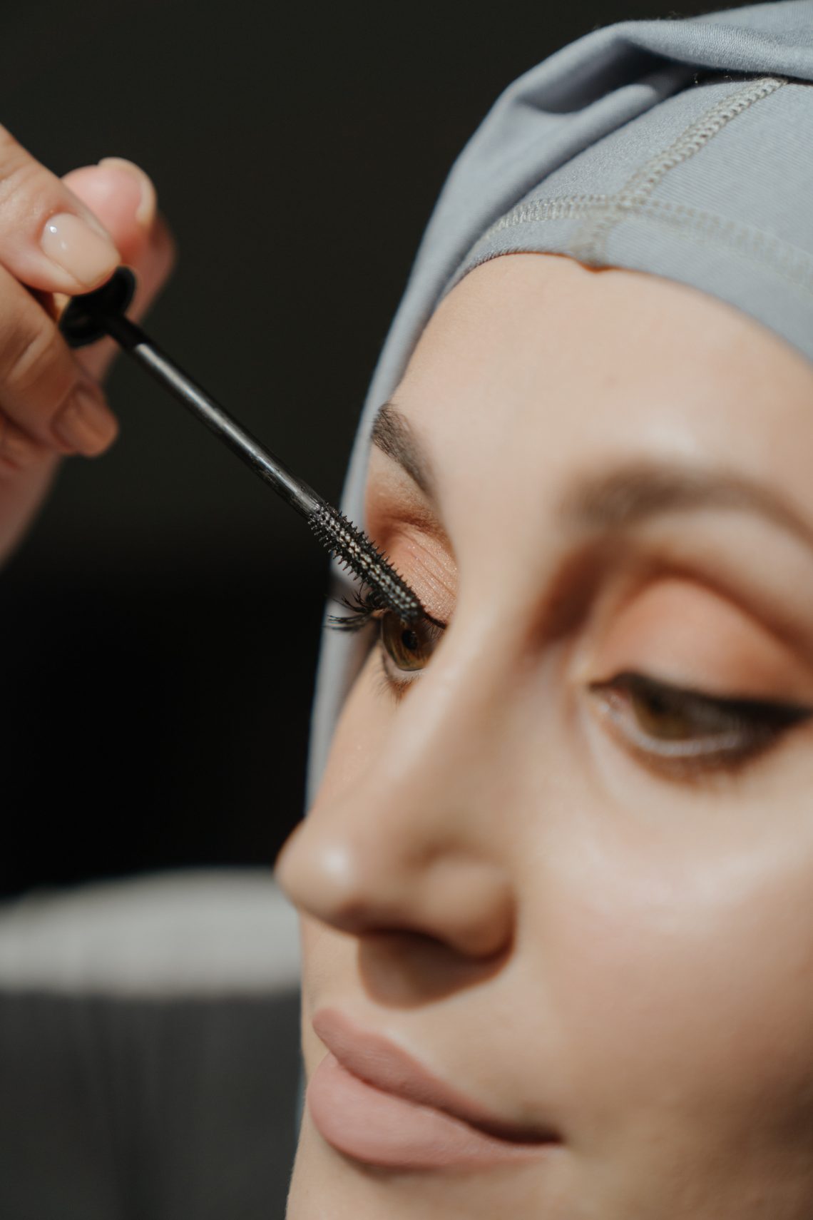 using a lash serum