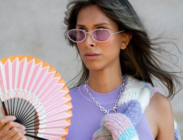 long-live-the-folding-hand-fan,-summer’s-most-functional-&-glamorous-accessory