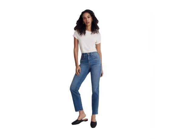 a-guide-to-the-best-petite-jeans-for-short-legs