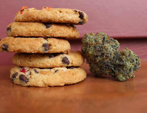 Edibles vs. Vapes