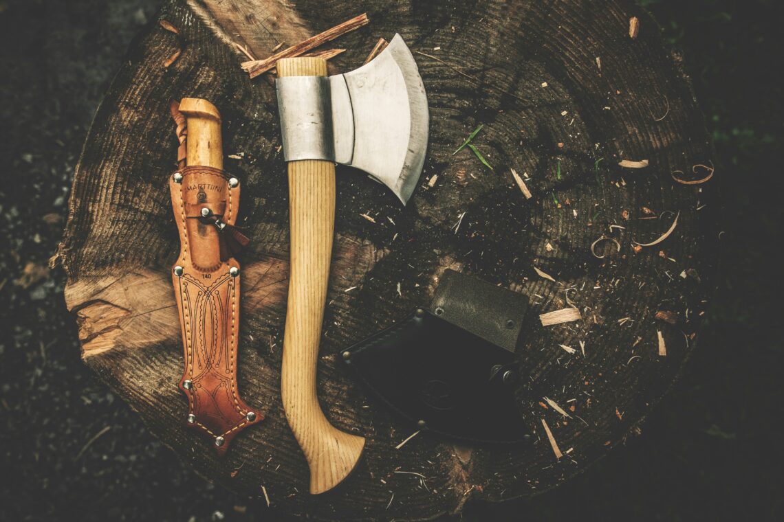 Hatchet knives