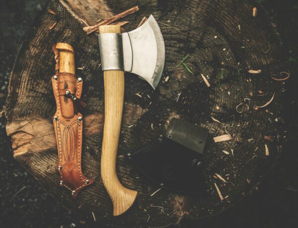 Hatchet knives