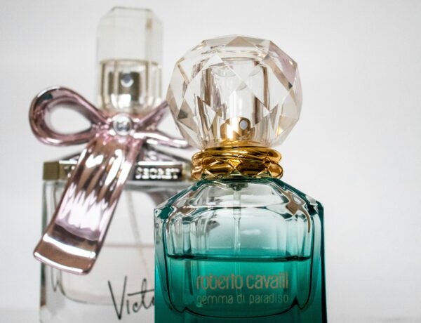 Those two are my most favourite perfumes. I capture them for the concept “Product photography”.