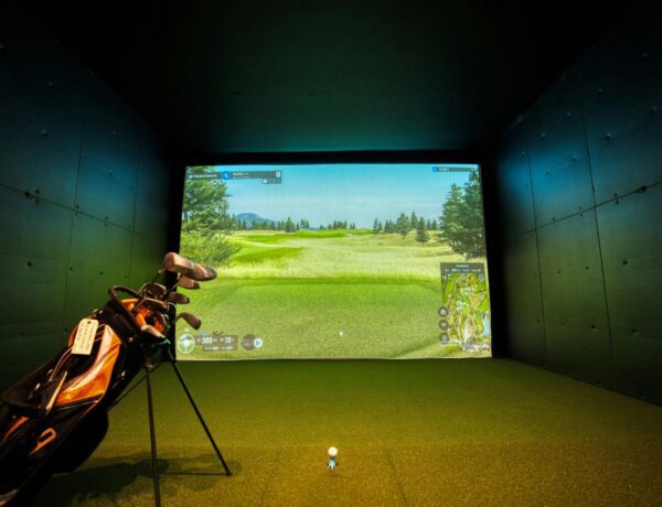 Camera vs. Radar Golf Simulators