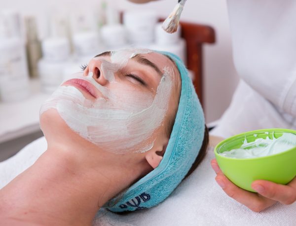 Clearing It Up: how a Cleansing Face Mask can Help Combat Acne