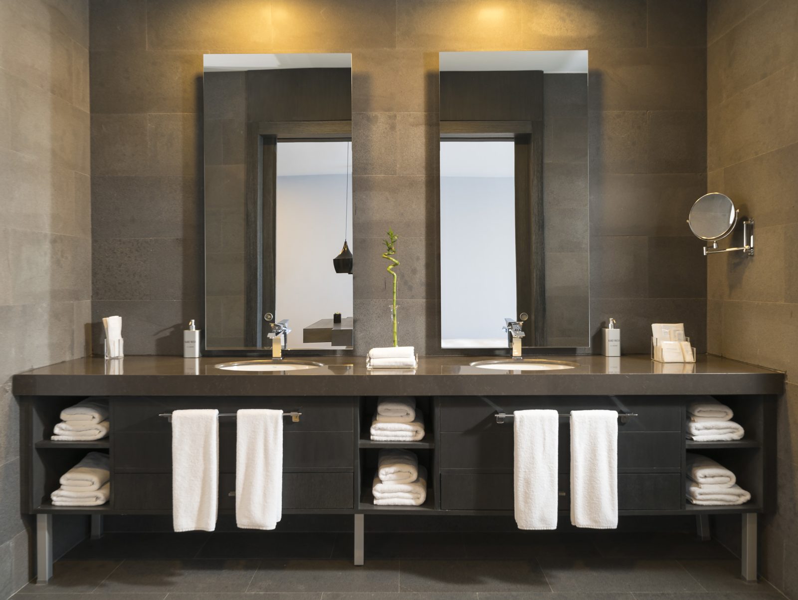 Must have luxury bathroom accessories