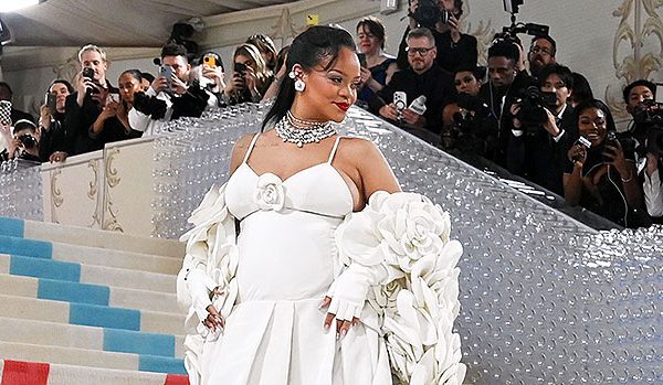 Rihanna Swoons Over Son & Pregnancy At Met Gala: Video – Hollywood Life