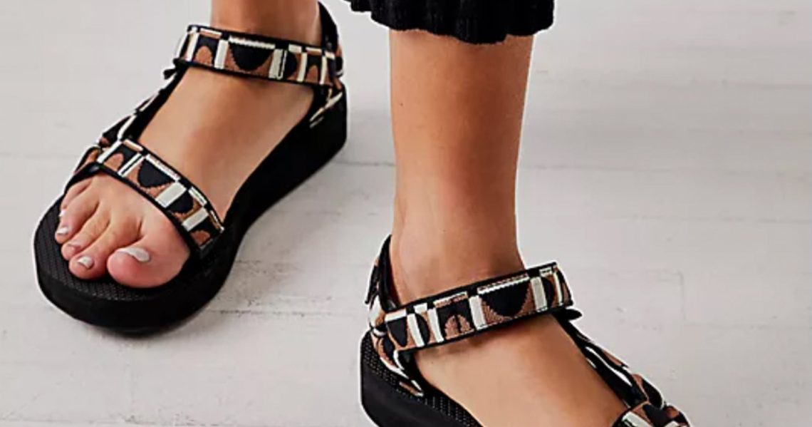 the-33-best-comfy-&-effortless-sandals-to-strap-onto-your-feet-this-summer