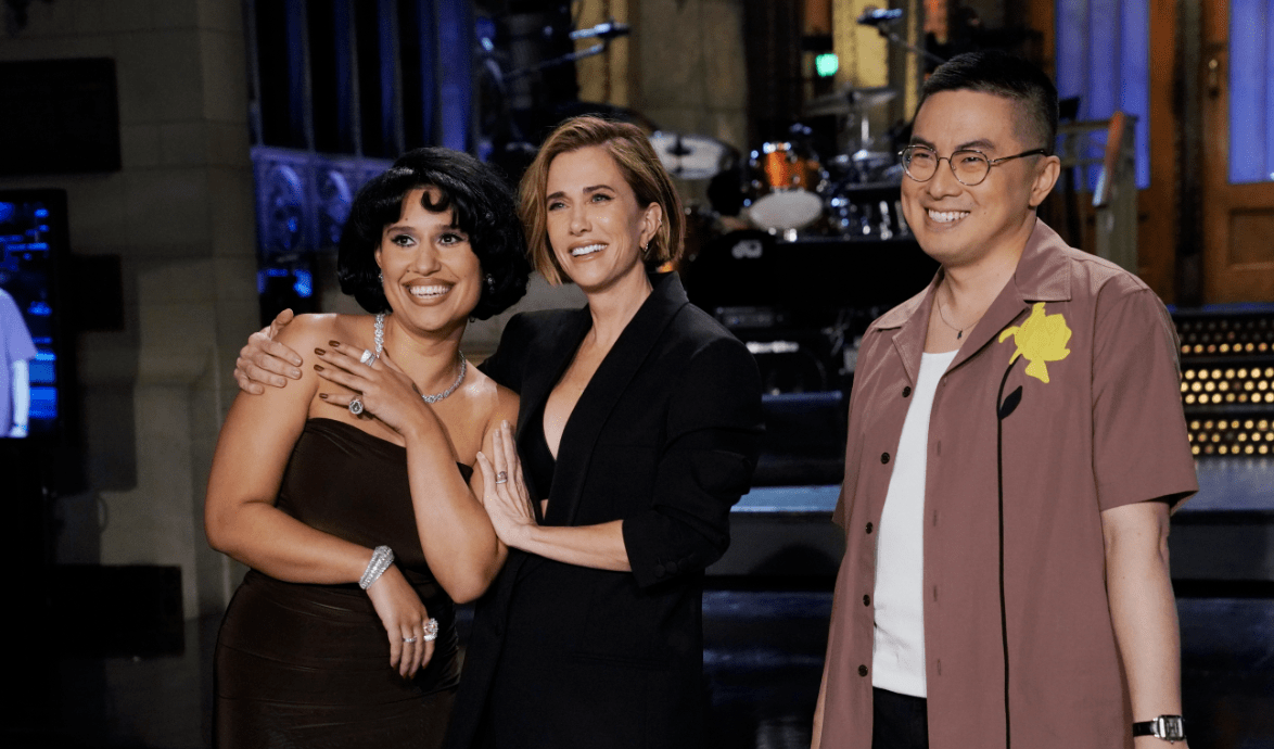 Ryan Gosling, Matt Damon, Jon Hamm and more stars help welcome Kristen Wiig into the Five-Timers Club - Vimarsana News