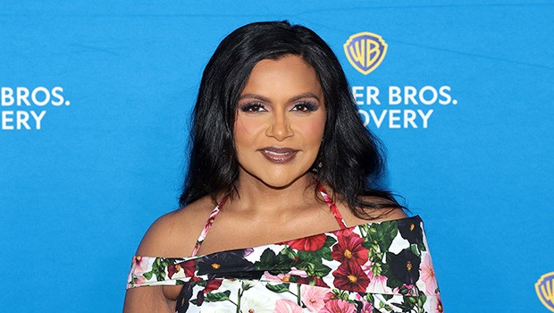 Mindy Kaling Rocks Teal Swimsuit After Welcoming Third Child: Photo – Hollywood Life