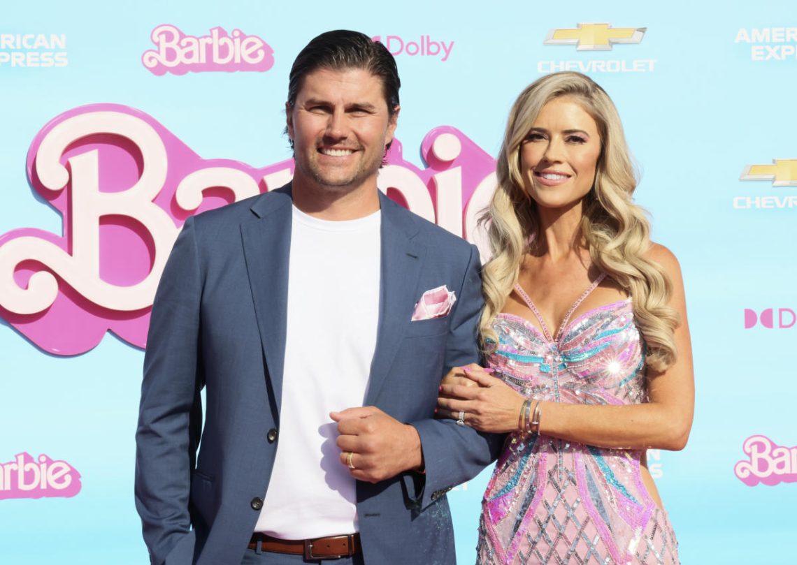 Reality stars remove Instagram mentions days after split is made public