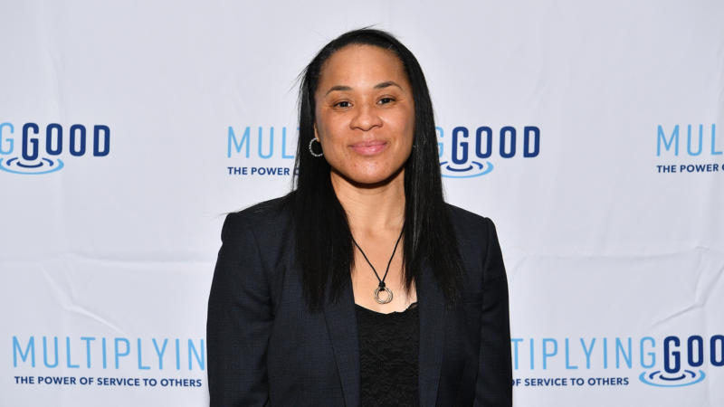 Dawn Staley Explains Her Mindset For Renegotiating Her 2021 Contract, Which Made Her The Highest-Paid Black Head Coach In NCAA Women’s Basketball