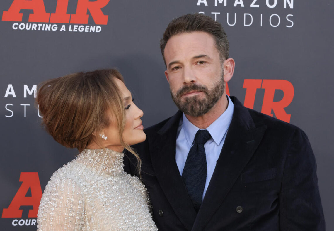 Ben Affleck hits back at dating rumors amid J.Lo divorce, Oasis reunites after 15 years, Burning Man attendees descend on the desert