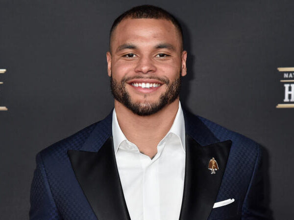 Dak Prescott Signed A 0M Contract Extension, Making Him The Highest Paid Player In NFL History