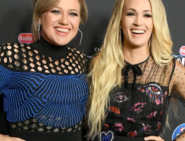 Kelly Clarkson Reacts to Carrie Underwood Becoming American Idol Judge