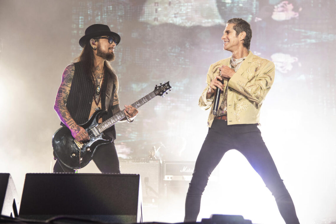 Perry Farrell apologizes after Jane’s Addiction cancels remaining tour dates