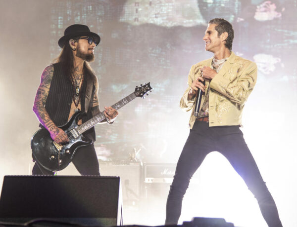 Perry Farrell apologizes after Jane’s Addiction cancels remaining tour dates