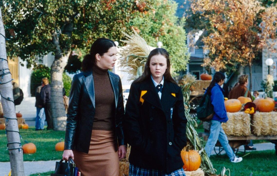 Happy ‘Gilmore Girls’ season! Here are the 7 best fall episodes and where to stream them (for free)