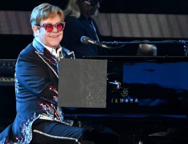 Is Elton John Blind? What Happened to His Eyesight – Hollywood Life