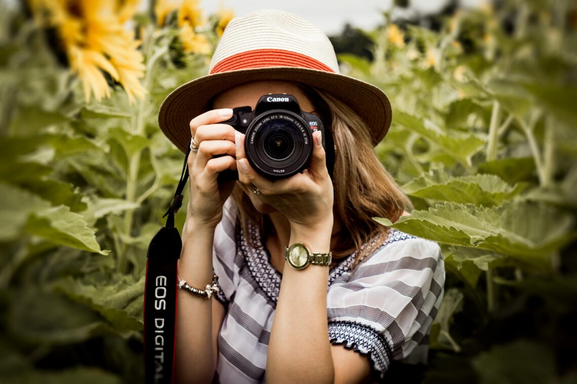 Behind the Lens: What to Expect During a Corporate Photo Shoot