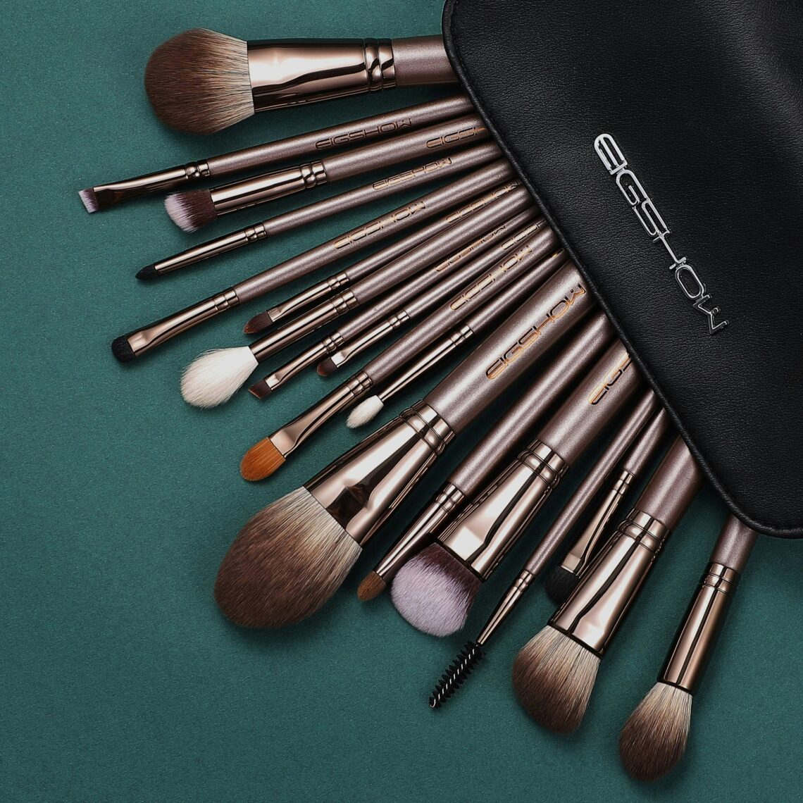9 Tips to Maximize Your Makeup Kit of Brush Selection