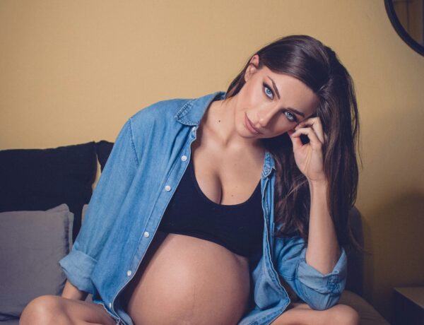 Pregnant Women in Bra: How to Choose the Perfect Fit for Comfort and Support