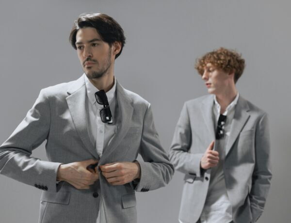 The Blazer as a Code: How to Create a Versatile Wardrobe