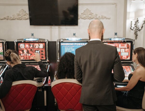 How Do Slot Games Use Varied Tones To Light Up The Experiences They Offer?