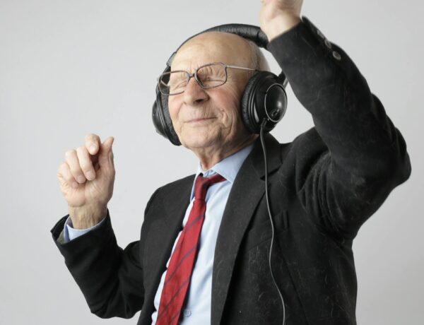 3 Effective Ways to Support Seniors and Independent Living