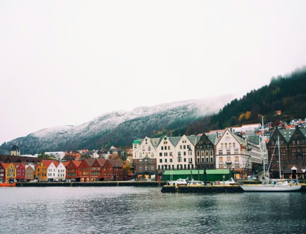 Northern Peaks and Atlantic Shores: The Beauty of Norway’s West Coast