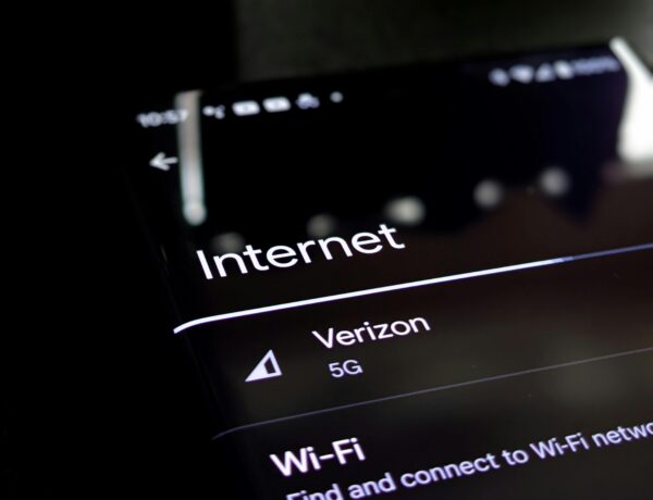 How to Test Cell Phone Signal Strength Before Renting An Apartment