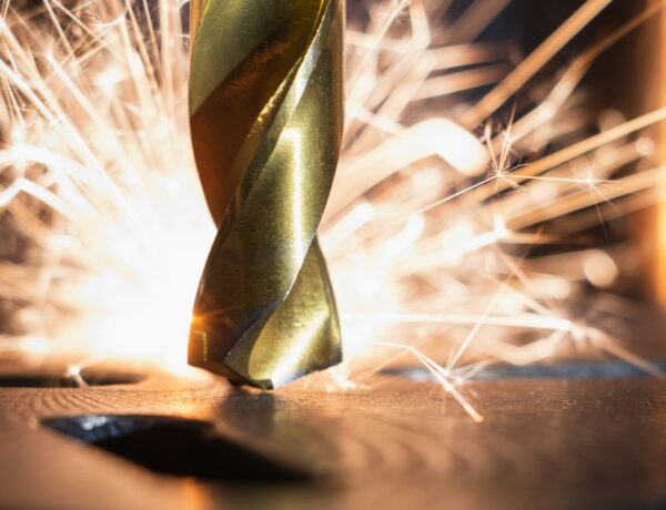 How to Avoid Cracks and Chips When Using a Diamond Drill Bit