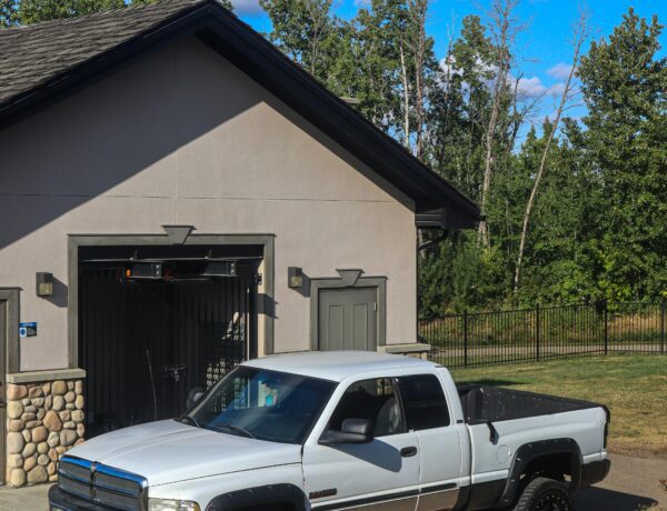 What Factors Influence the Cost of Garage Door Repairs?
