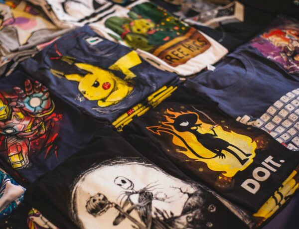 What to Look for When Buying Quality Graphic Tees Online Today