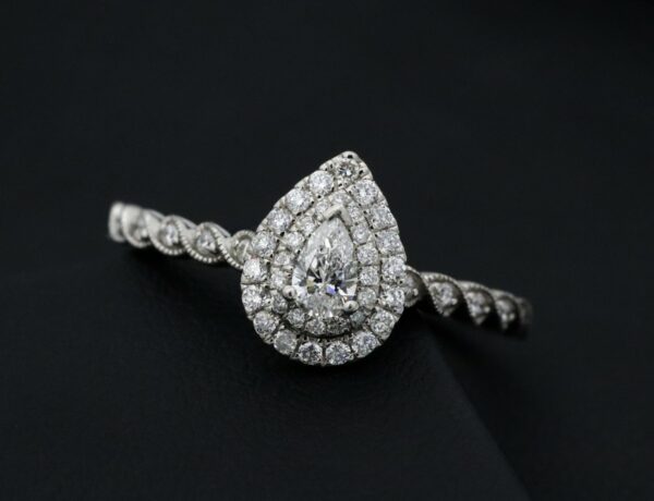 Understanding Luxury Engagement Rings: Quality, Craftsmanship, and Value