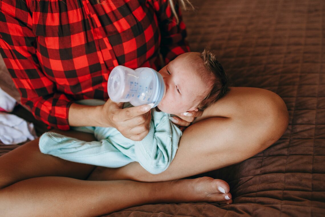 Newborn Feeding Amounts: How Much Should Your Baby Really Eat?