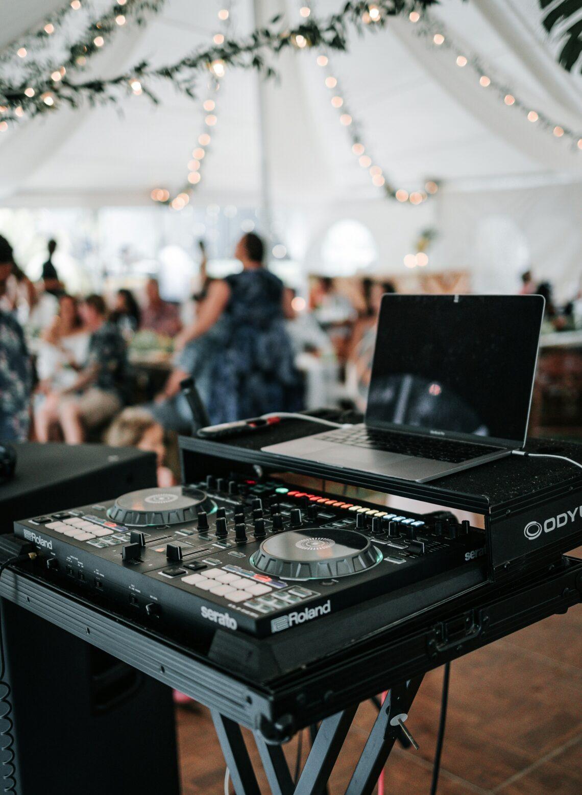 How Professional DJs Influence Energy and Engagement at Business Events