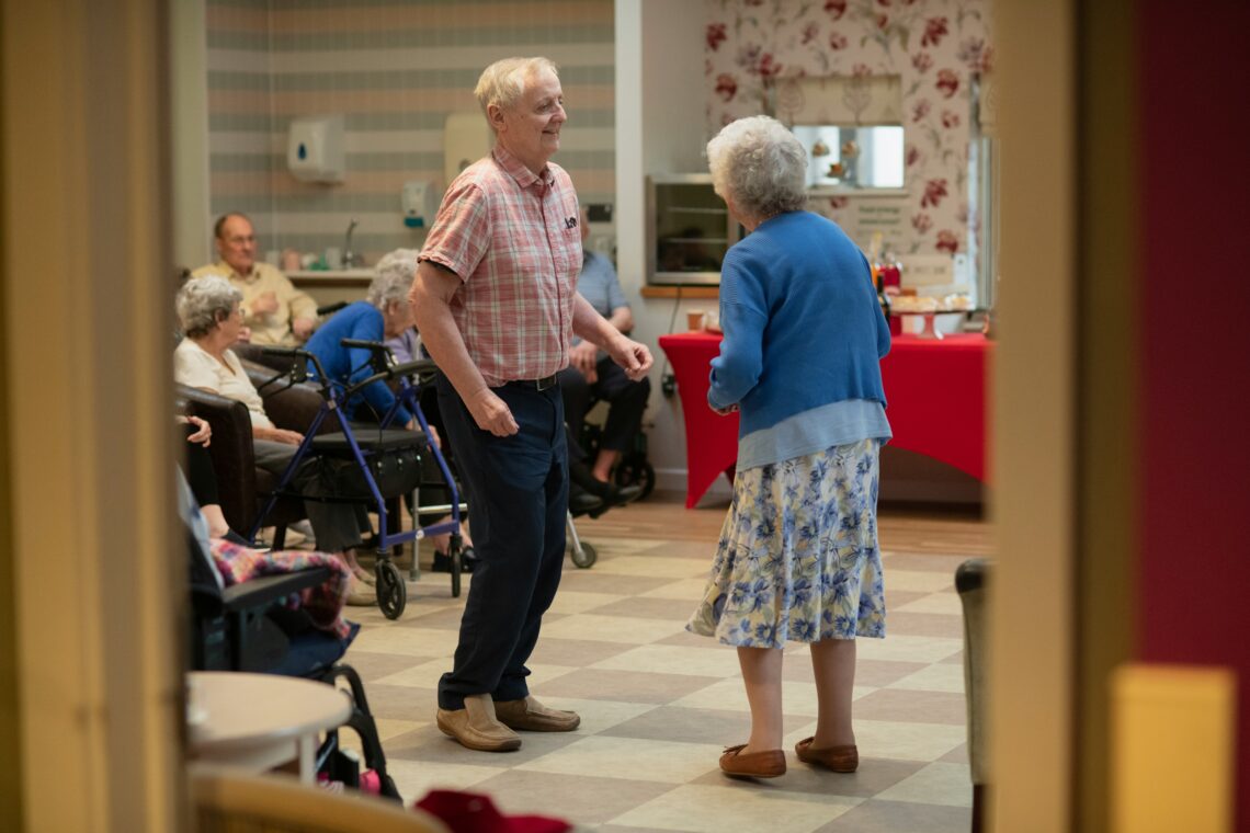 How to Compare Senior Living Contracts and Fee Structures