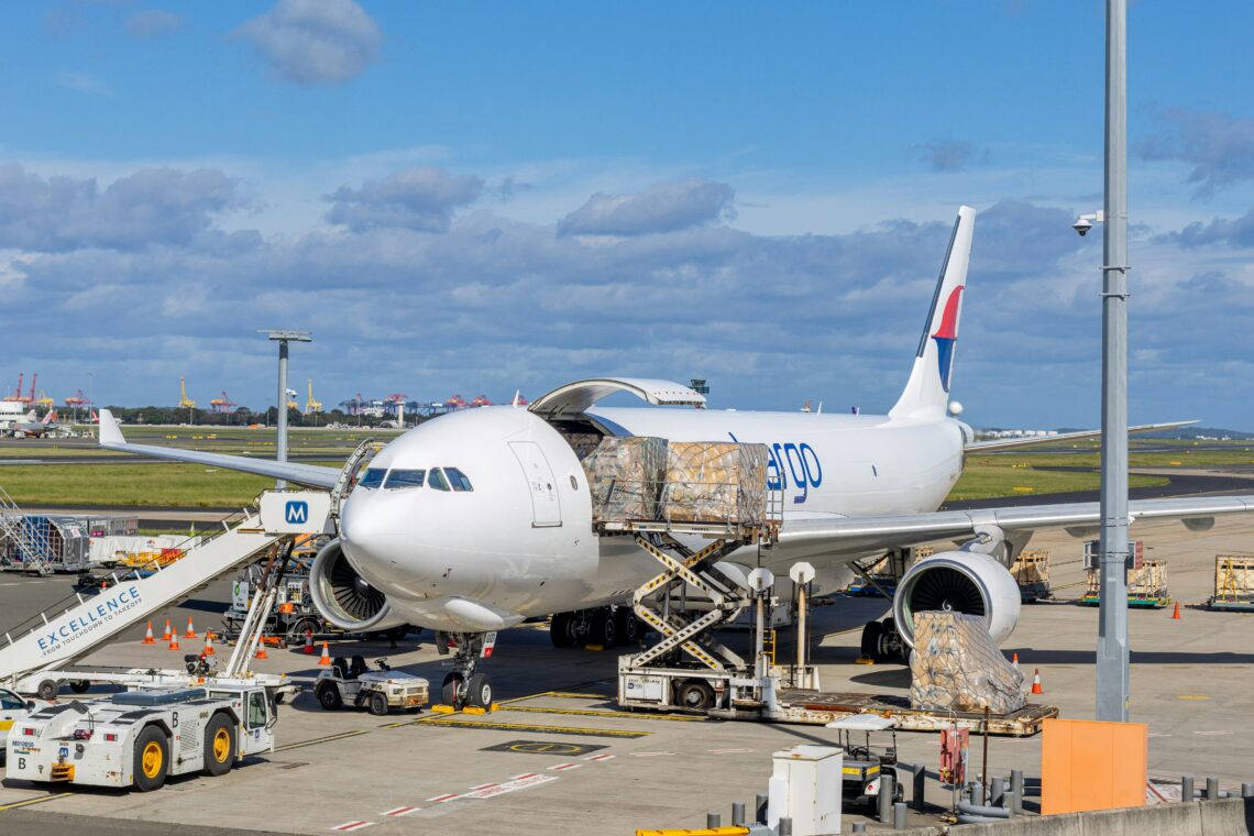 International Shipping Challenges and How to Overcome Them International Shipping Challenges and How to Overcome Them