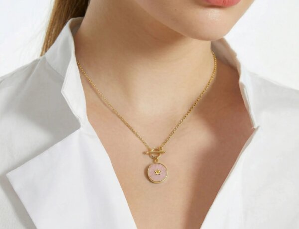 How to Choose a Meaningful Crystal Jewelry Gift