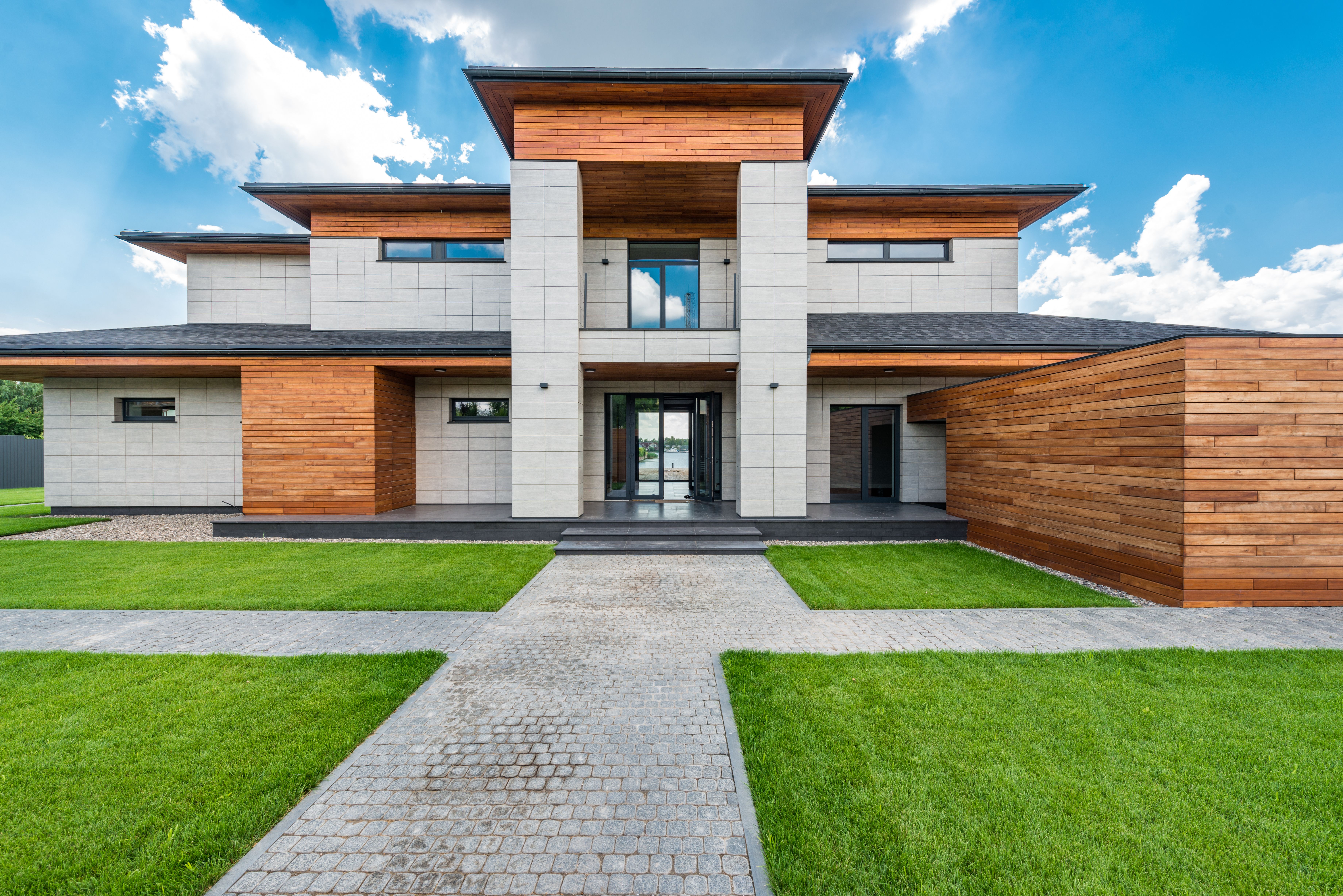 How Flat Roof Repair Extends the Life of a Residential Rooftop