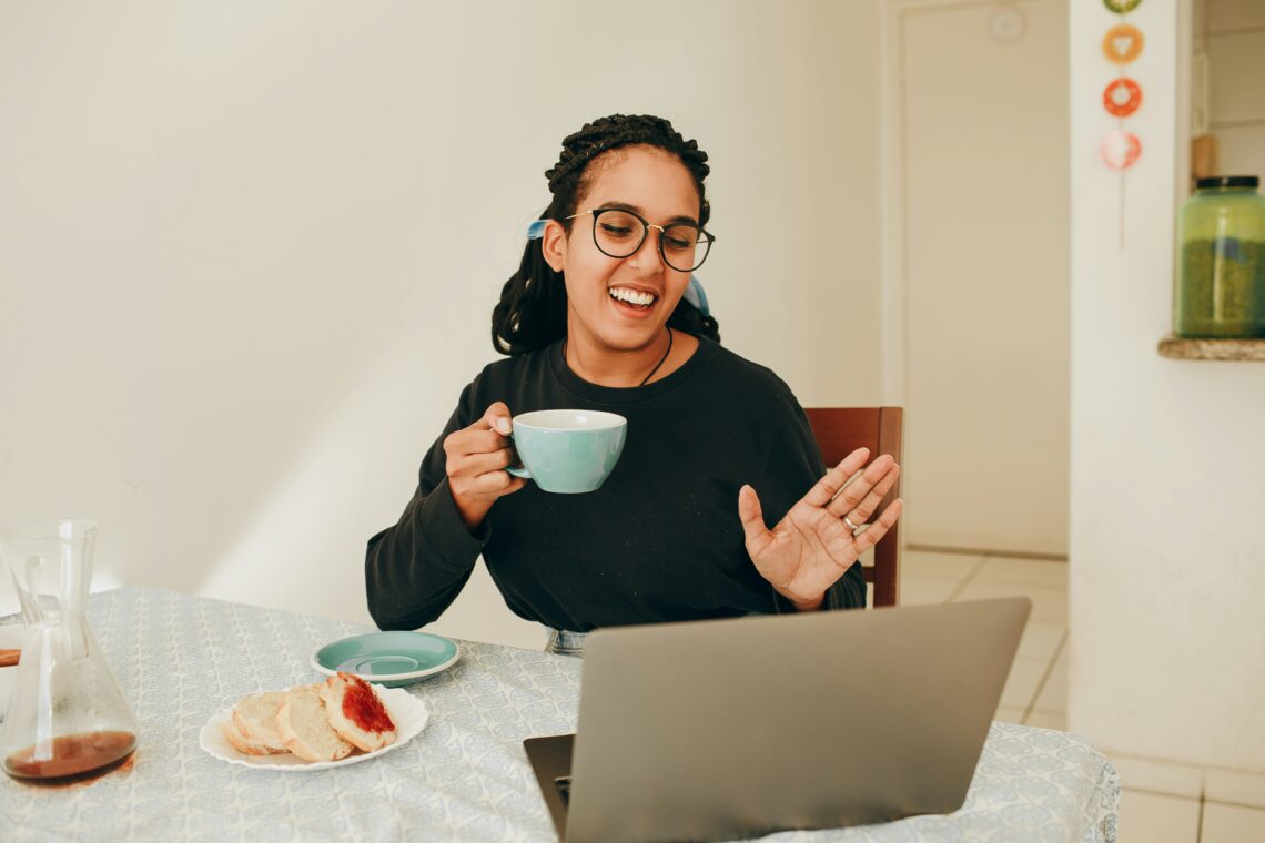The First Date no Longer Starts with Coffee